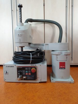 TOP ANGEBOT!  RH-12SDH Industrieroboter mit CR2D Controller